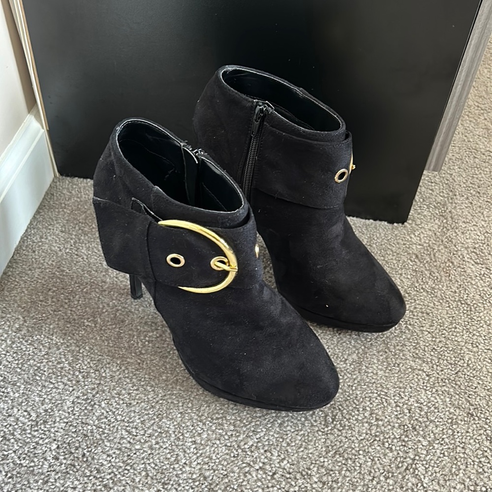 Black and Gold Size 9.5 Heels Used